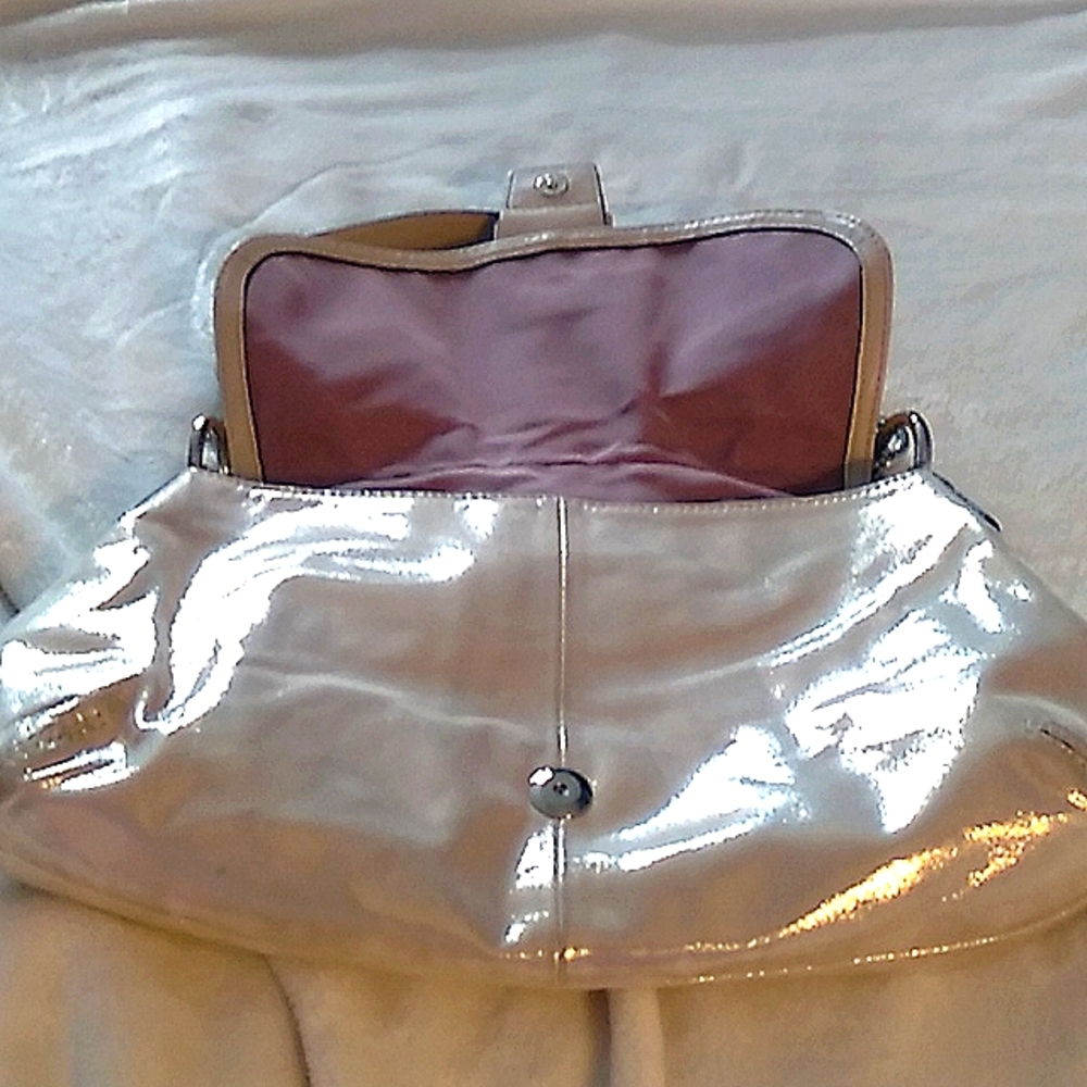 NWOT Coach bag in champagne ๐พ! - Picture 3 of 8